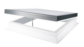 Velux lichtkoepel HR++ vlak glas | elektrisch | 80x80cm Velux lichtkoepel HR++ vlak glas | elektrisch | 80x80cm